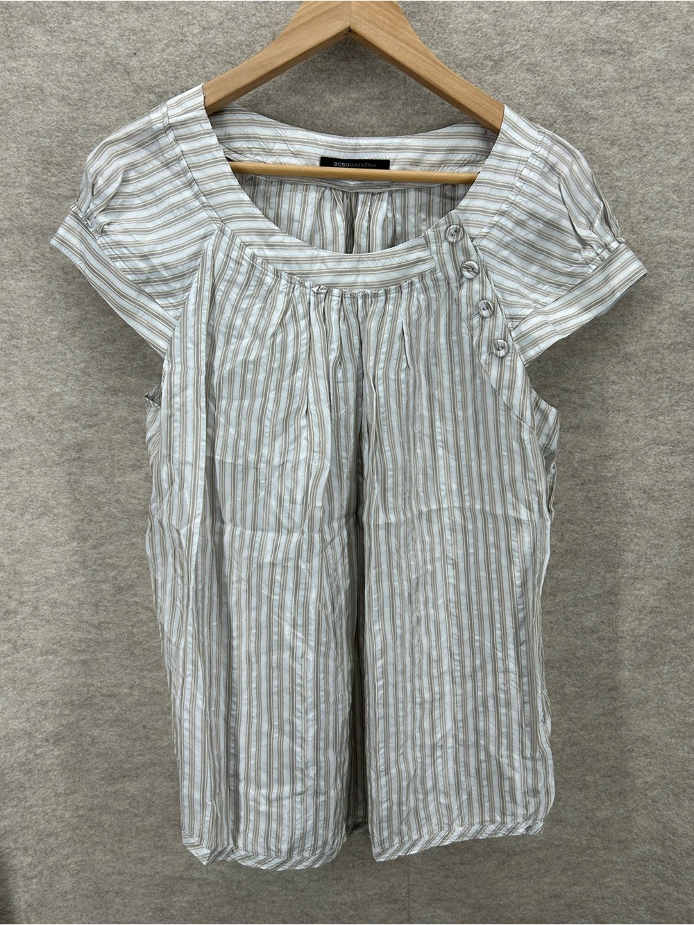 BCBGMaxAzria striped babydoll blouse boho grey large lightweight casual chic
